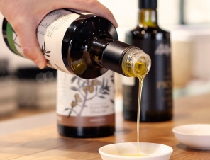 oil pour
